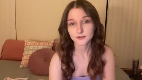 Snapshot of tinytittytia chatting on November 10, 7:40 am Tia online show from November 10, 7:40 am