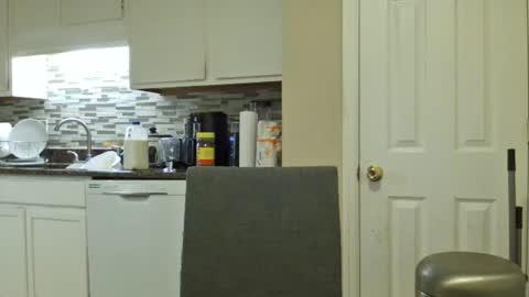 tinywithtiddies online show from November 13, 4:33 am