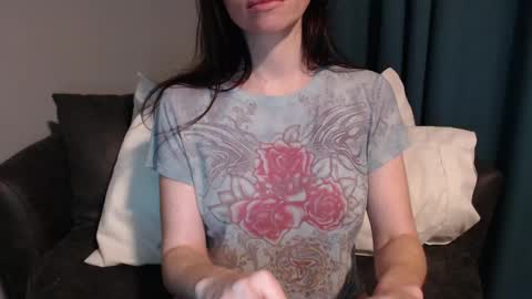 Snapshot of tinyytina chatting on December 29, 1:06 pm TinyyTina online show from December 29, 1:06 pm