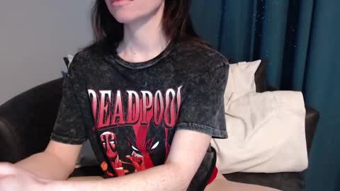 Snapshot of tinyytina chatting on January 6, 4:55 pm TinyyTina online show from January 6, 4:55 pm