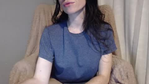 Snapshot of tinyytina chatting on April 1, 10:38 am TinyyTina online show from April 1, 10:38 am