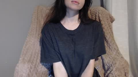 Snapshot of tinyytina chatting on April 5, 8:22 am TinyyTina online show from April 5, 8:22 am