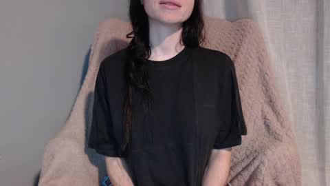 Snapshot of tinyytina chatting on April 28, 5:23 am TinyyTina online show from April 28, 5:23 am