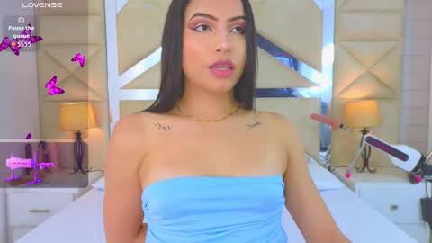 Snapshot of tiphani_walker_ chatting on September 16, 12:22 am Tiphani Walker online show from September 16, 12:22 am