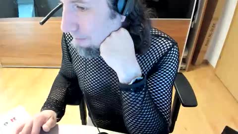 Snapshot of tirolerboy27 chatting on March 9, 12:31 pm Tirolerboy27 online show from March 9, 12:31 pm