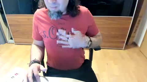 Snapshot of tirolerboy27 chatting on May 7, 7:47 am Tirolerboy27 online show from May 7, 7:47 am