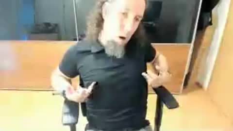 Snapshot of tirolerboy27 chatting on July 17, 6:31 am Tirolerboy27 online show from July 17, 6:31 am