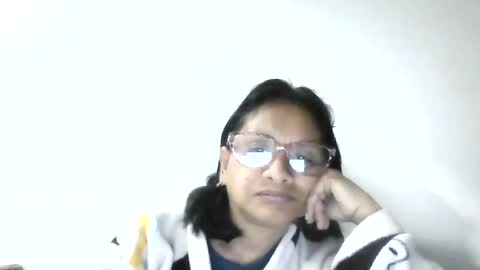 Snapshot of titssmall123 chatting on August 6, 9:55 am Ester online show from August 6, 9:55 am