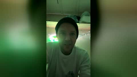 Snapshot of tittybabysgarden chatting on February 22, 9:46 pm tittybabysgarden online show from February 22, 9:46 pm