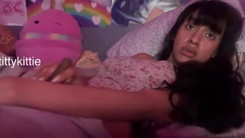 Snapshot of tittykittie chatting on January 16, 10:14 pm HOTTIE4U online show from January 16, 10:14 pm