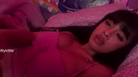 Snapshot of tittykittie chatting on January 18, 8:29 am HOTTIE4U online show from January 18, 8:29 am