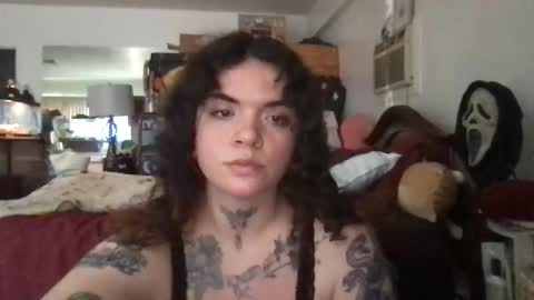 Snapshot of titzntattz chatting on February 6, 9:29 pm formerly bigtittygothwhore online show from February 6, 9:29 pm