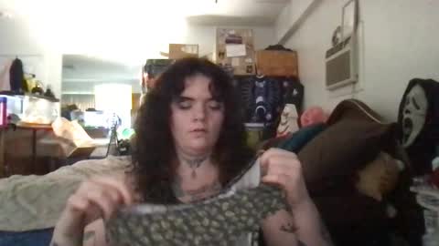 Snapshot of titzntattz chatting on February 21, 10:44 pm formerly bigtittygothwhore online show from February 21, 10:44 pm