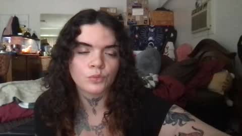 Snapshot of titzntattz chatting on March 9, 8:57 pm formerly bigtittygothwhore online show from March 9, 8:57 pm