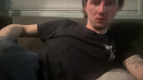 Snapshot of tlayne410 chatting on March 5, 8:43 am tlayne410 online show from March 5, 8:43 am