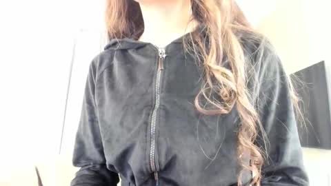 Snapshot of tobimediate chatting on February 8, 6:33 pm Jane online show from February 8, 6:33 pm