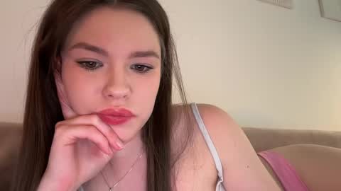 Alice  Alice -   online show from May 20, 2:23 pm