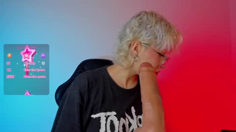 Snapshot of tokyo_blues chatting on December 3, 9:56 pm  Halsey  Sofii  online show from December 3, 9:56 pm