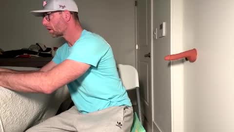 Snapshot of tokyodude12 chatting on February 8, 2:31 pm The Beekeeper online show from February 8, 2:31 pm