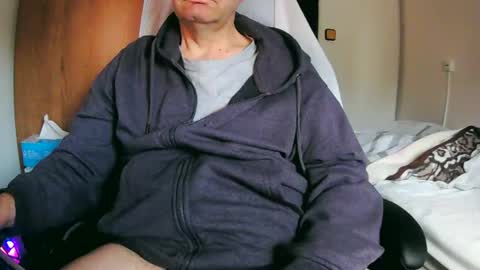 tolon408472 online show from March 12, 6:51 am