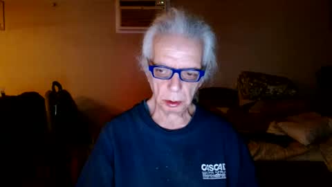 Snapshot of tom112292014 chatting on January 6, 2:58 am tom112292014 online show from January 6, 2:58 am