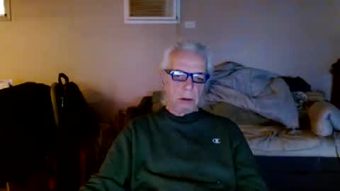 Snapshot of tom112292014 chatting on January 13, 3:15 pm tom112292014 online show from January 13, 3:15 pm
