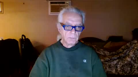 Snapshot of tom112292014 chatting on January 16, 12:53 pm tom112292014 online show from January 16, 12:53 pm