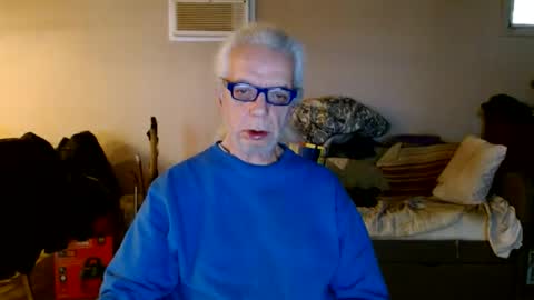 Snapshot of tom112292014 chatting on February 4, 2:21 pm tom112292014 online show from February 4, 2:21 pm