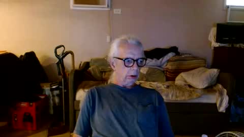 Snapshot of tom112292014 chatting on September 29, 6:13 pm tom112292014 online show from September 29, 6:13 pm