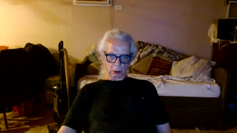 tom112292014 online show from June 15, 2:47 am