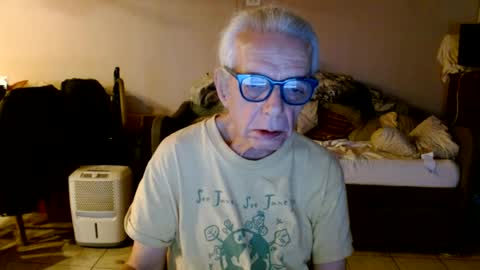 Snapshot of tom112292014 chatting on July 14, 10:32 am tom112292014 online show from July 14, 10:32 am