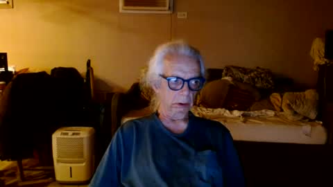 Snapshot of tom112292014 chatting on July 22, 2:03 am tom112292014 online show from July 22, 2:03 am