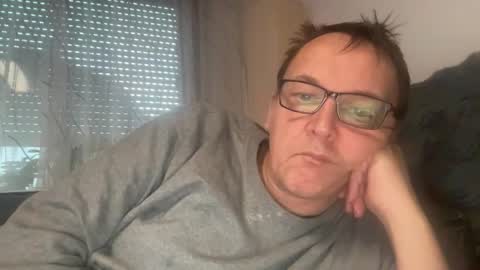 Tom online show from December 5, 3:09 pm