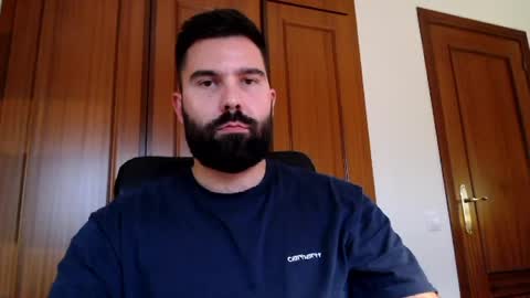Snapshot of tom_bearded chatting on May 7, 4:56 pm Tom online show from May 7, 4:56 pm