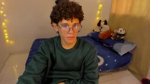 Tom Blue online show from November 26, 4:08 pm