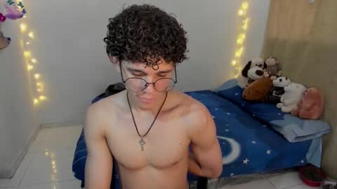 Tom Blue online show from December 17, 6:14 pm