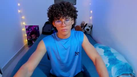 Tom Blue online show from March 25, 12:49 am