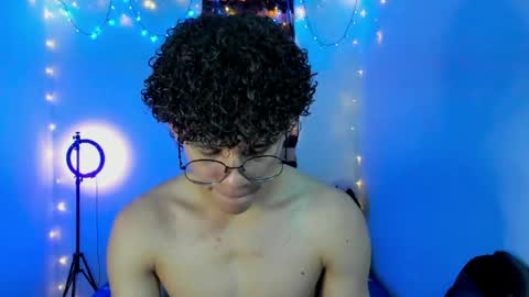 Tom Blue online show from April 5, 2:25 pm