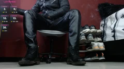 Tom online show from December 9, 11:15 am