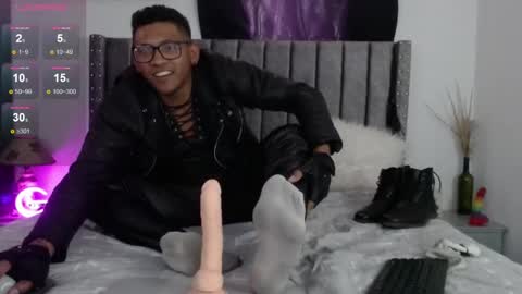 Tom online show from December 19, 6:45 pm