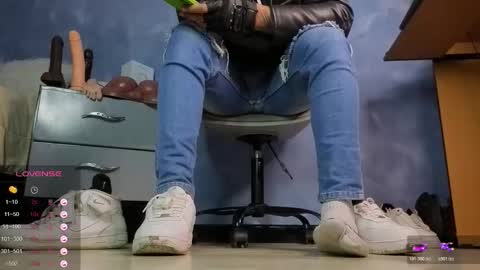 Tom online show from February 12, 1:28 pm