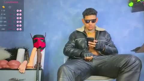 Snapshot of tom_brown12 chatting on July 8, 12:53 pm Tom online show from July 8, 12:53 pm
