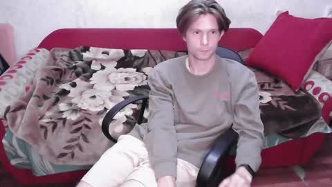 Snapshot of tom_elmo chatting on October 1, 12:27 am Tom Elmo online show from October 1, 12:27 am