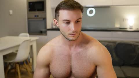 Snapshot of tom_fordd chatting on November 18, 7:02 am Tom online show from November 18, 7:02 am