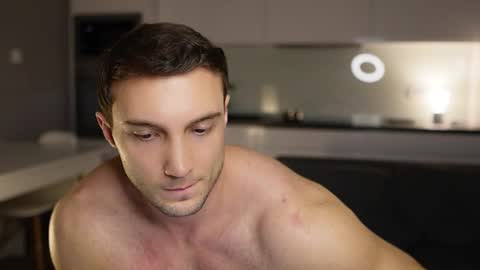 Snapshot of tom_fordd chatting on December 17, 7:42 pm Tom online show from December 17, 7:42 pm