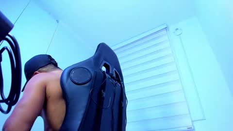 Snapshot of tom_kingfit chatting on February 8, 4:38 am SPORTSFIT29 online show from February 8, 4:38 am