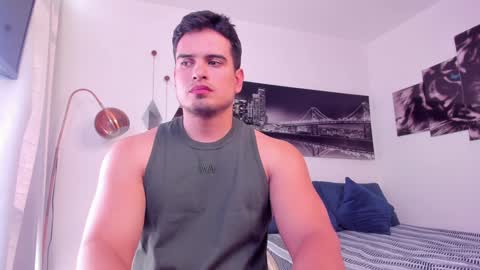 Snapshot of tom_mckleein chatting on January 15, 7:55 pm TOM MCKLEEIN instagram online show from January 15, 7:55 pm