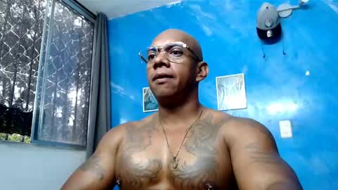 Snapshot of tom_miller chatting on April 17, 8:01 pm Tom Miller online show from April 17, 8:01 pm