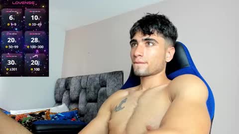 Snapshot of tom_walton chatting on December 12, 6:53 pm tom online show from December 12, 6:53 pm