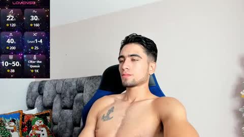 Snapshot of tom_walton chatting on December 16, 5:43 pm tom online show from December 16, 5:43 pm